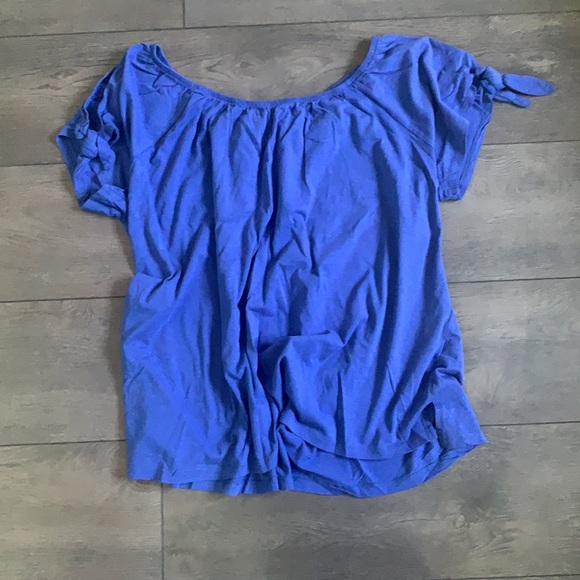 Women’s Blue Top w/ tie sleeves - Picture 1 of 5